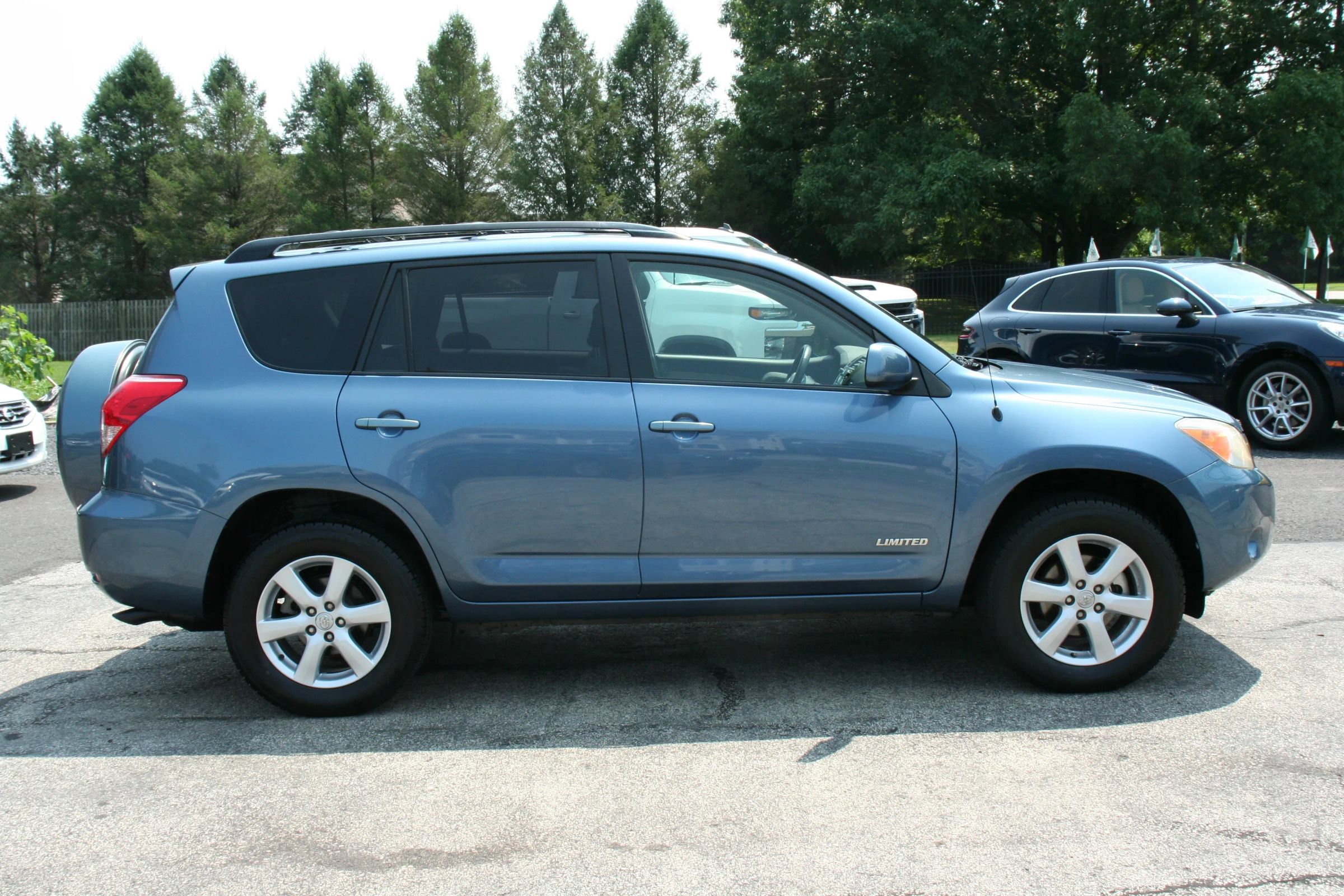 Used 2006 Toyota RAV4 Limited AWD/4WD image 21