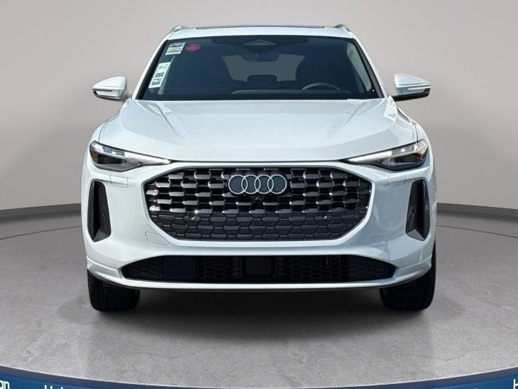 Certified 2025 Audi Q5 Premium Plus w/ Premium Plus image 3