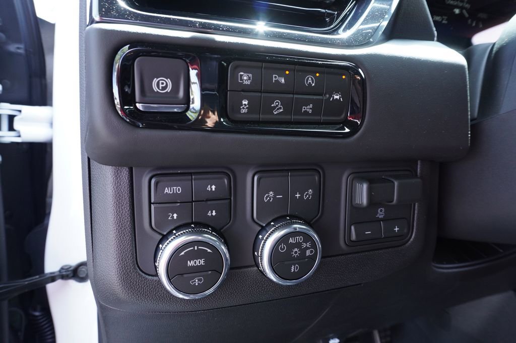 New 2026 GMC Yukon AT4 Ultimate AWD/4WD image 19