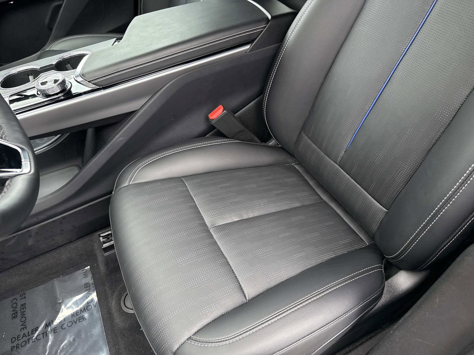 Used 2025 Cadillac Lyriq Sport image 21