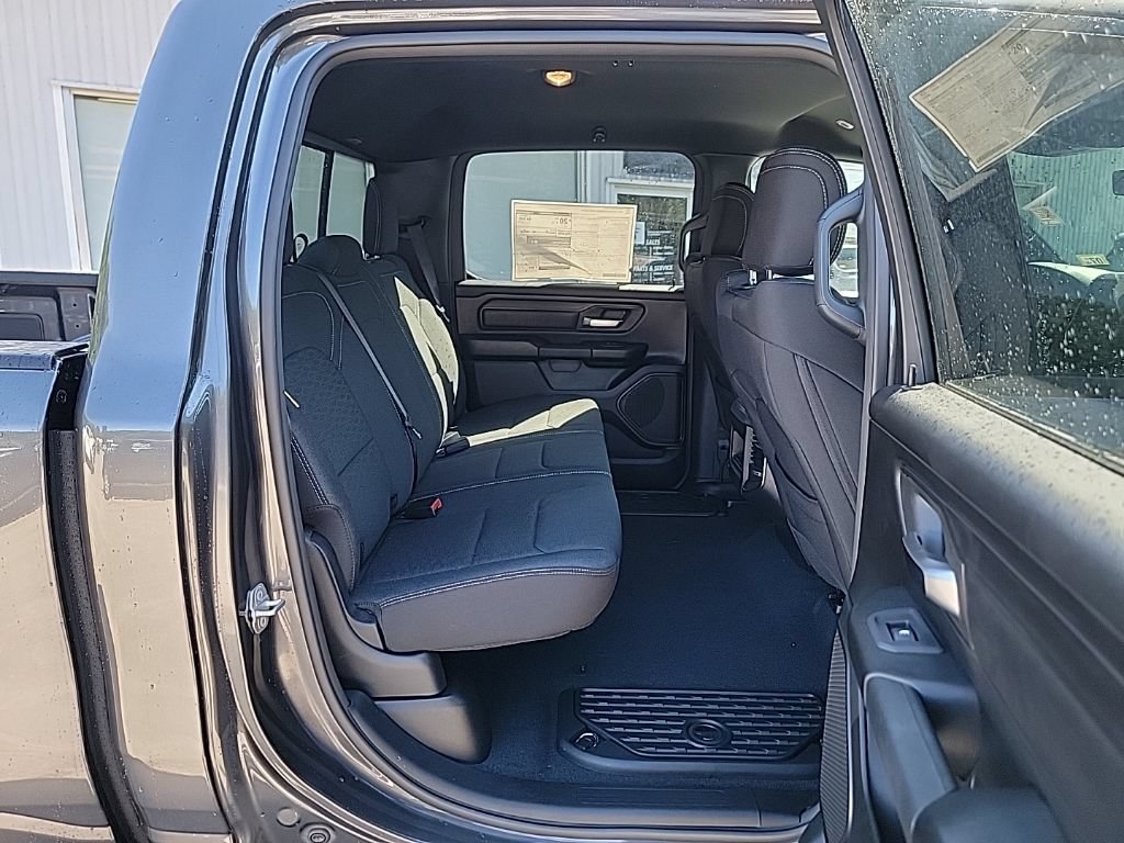 New 2026 RAM 1500 Express AWD/4WD image 7
