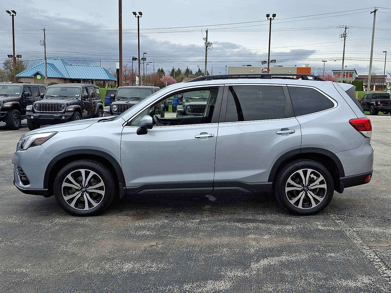 Used 2023 Subaru Forester Limited image 5