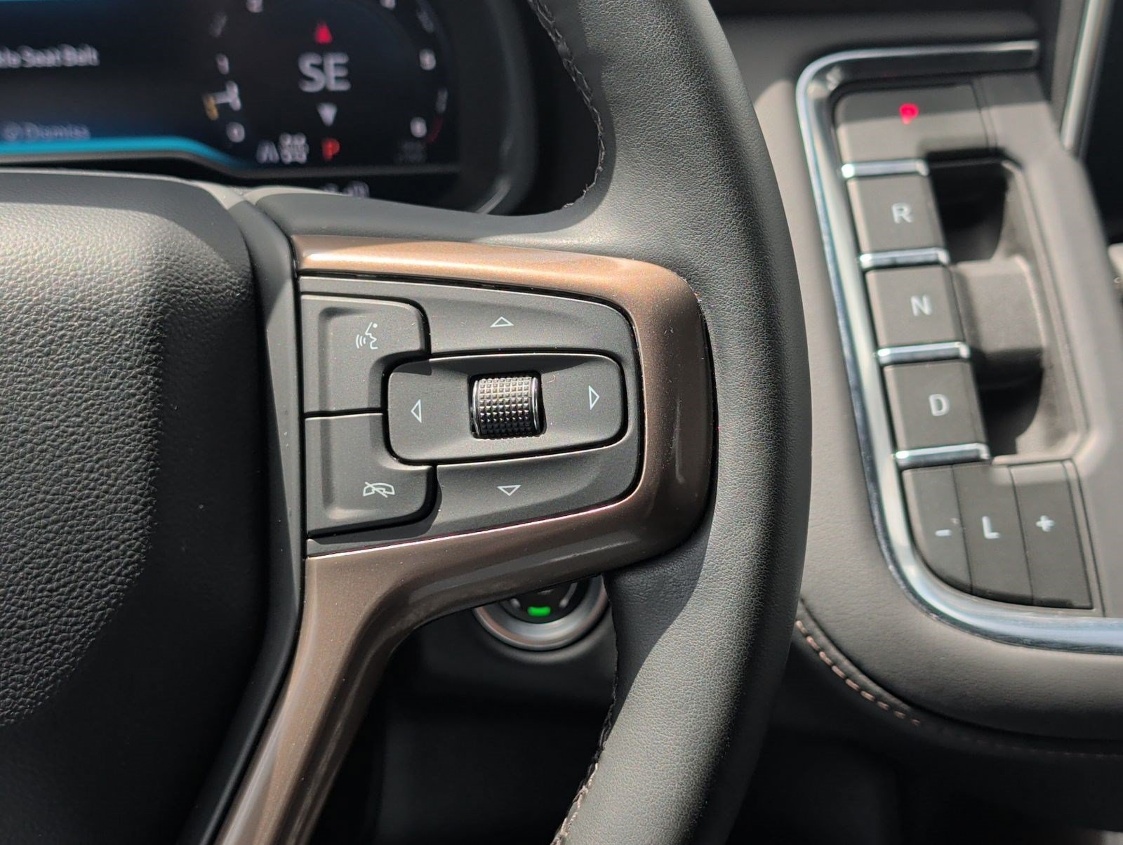 Used 2023 Chevrolet Tahoe High Country AWD/4WD image 15