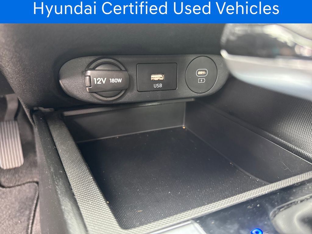 Used 2025 Hyundai Elantra SE image 24