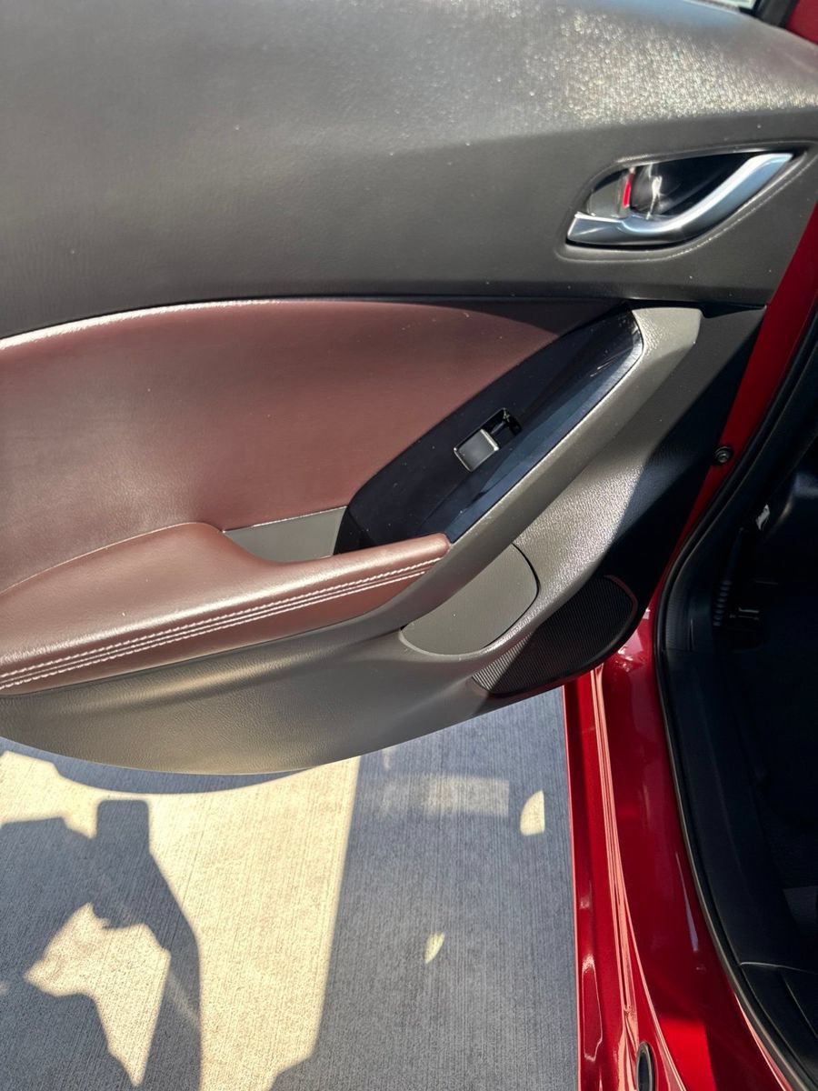 Used 2018 MAZDA MAZDA3 Touring FWD image 17