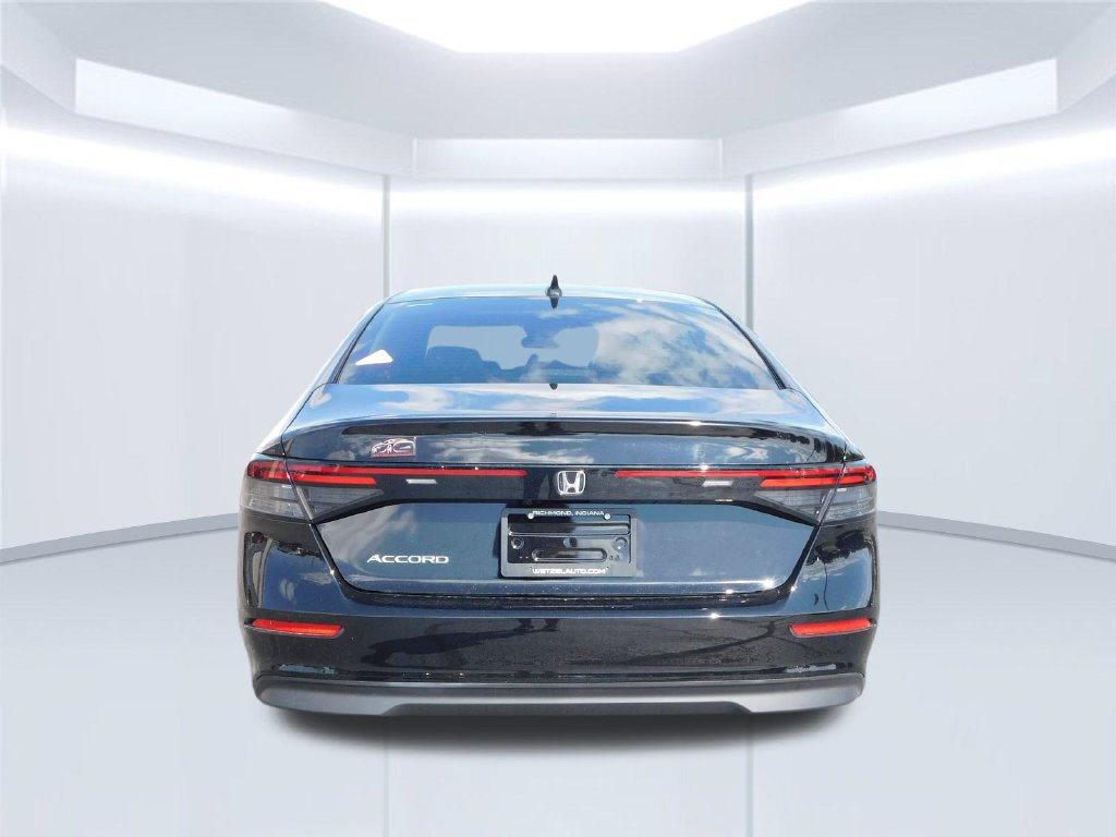 Used 2025 Honda Accord SE image 4