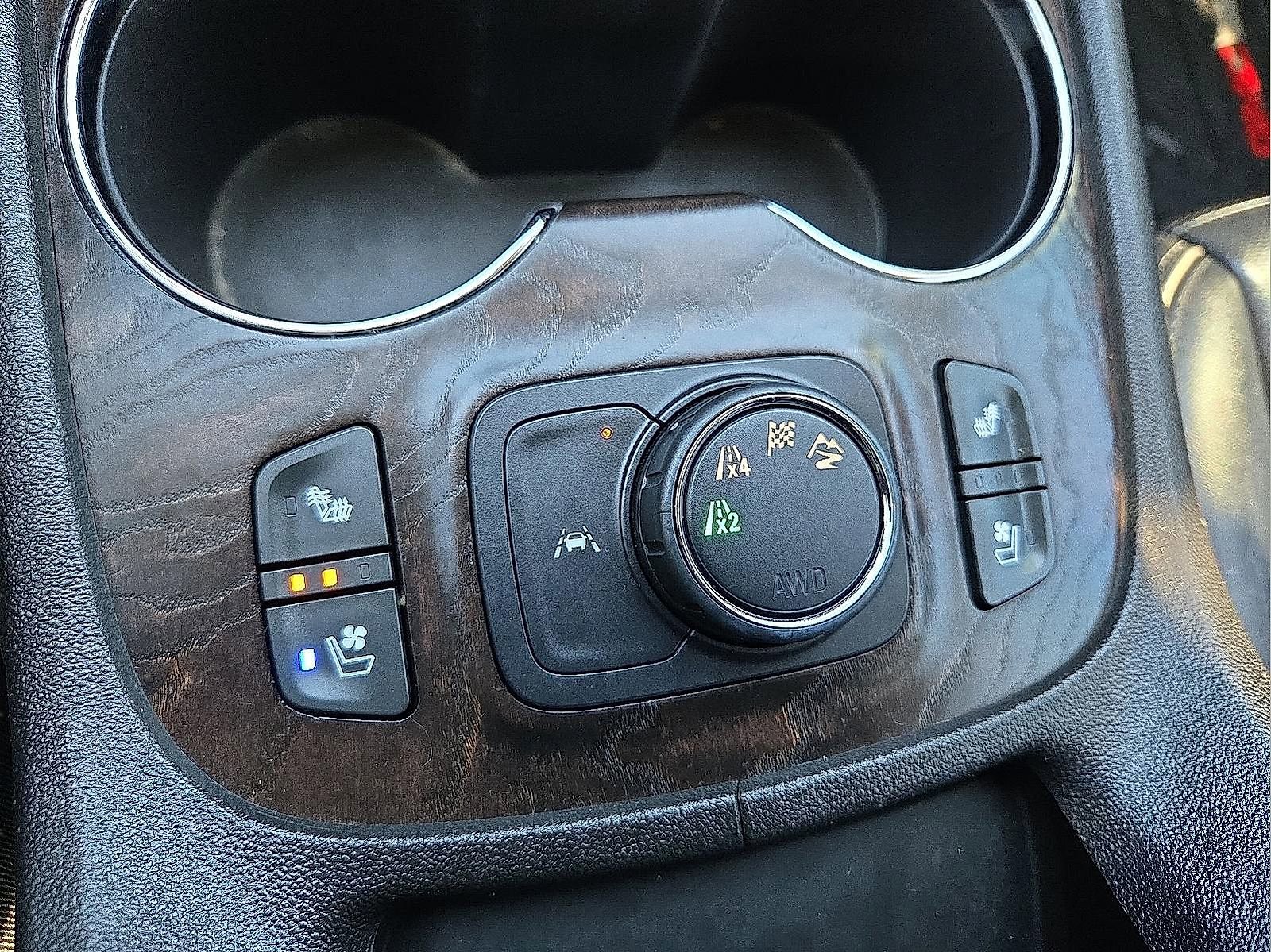 Certified 2020 GMC Acadia Denali w/ LPO, Floor Liner Package image 22