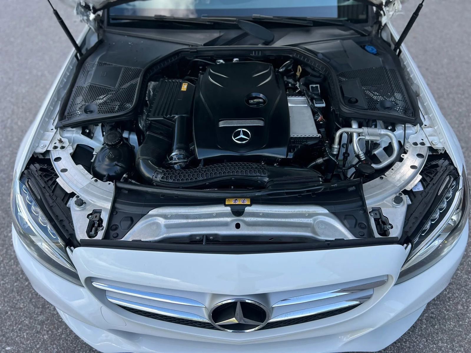 Used 2018 Mercedes-Benz C 300 Sedan w/ Premium Package image 21