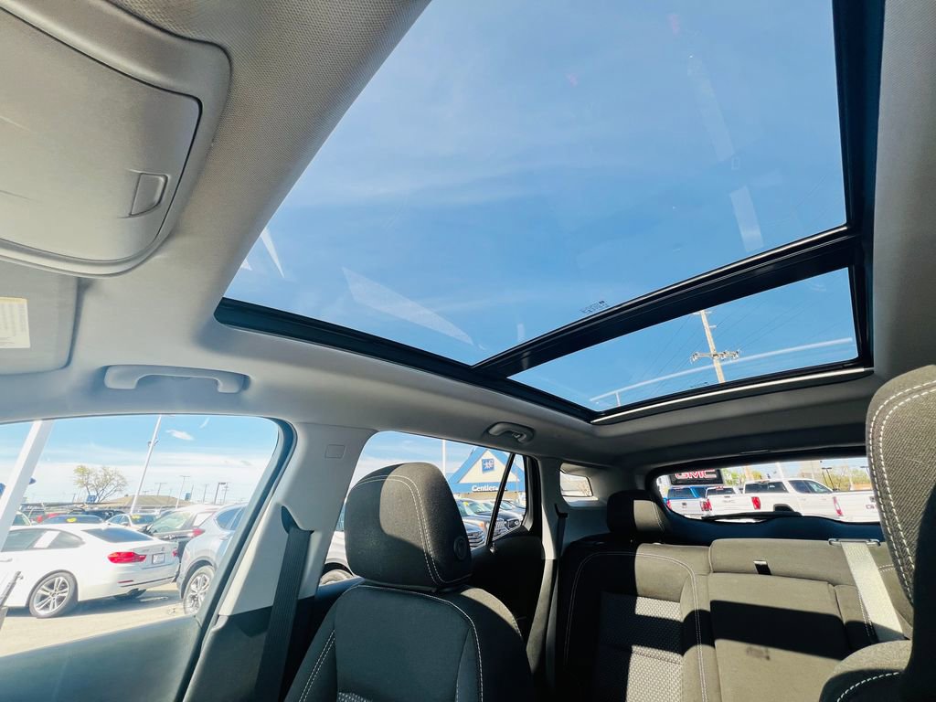 Used 2022 GMC Terrain SLE w/ Driver Convenience Package image 26