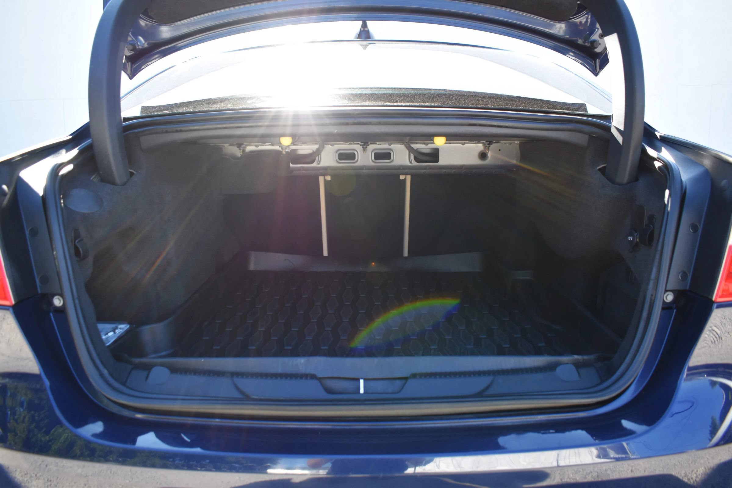 Used 2019 Jaguar XE Premium AWD/4WD image 32