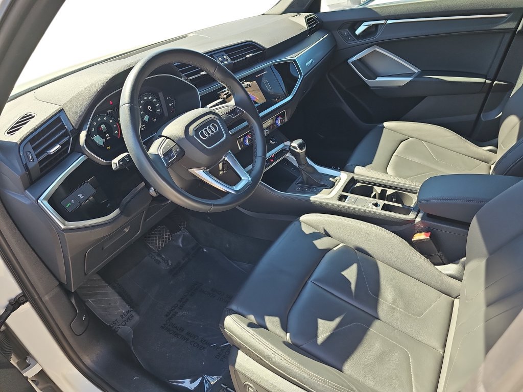 Used 2025 Audi Q3 2.0T Premium AWD/4WD image 16