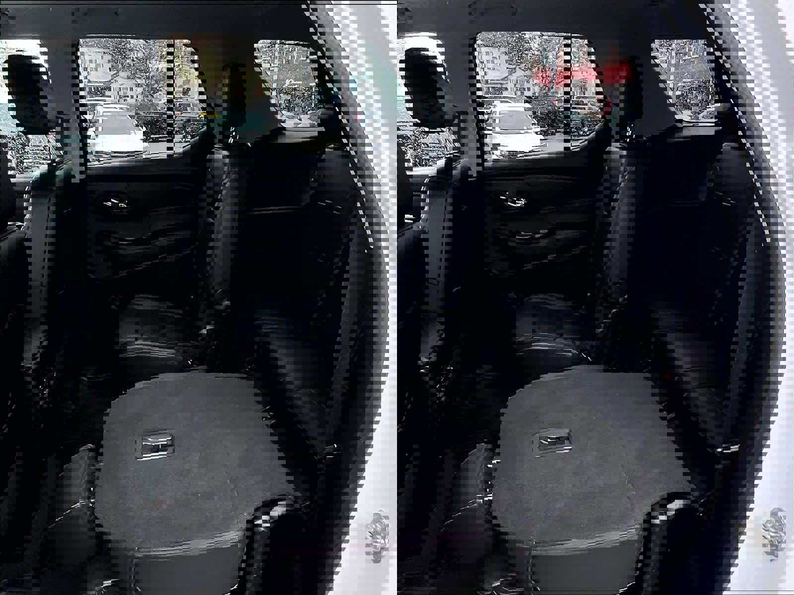 Used 2020 Chevrolet Traverse LT w/ LT Premium Package image 15