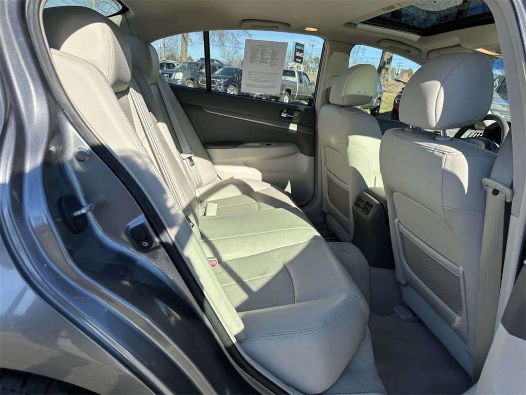 Used 2013 INFINITI G37 Journey w/ Premium Pkg image 13