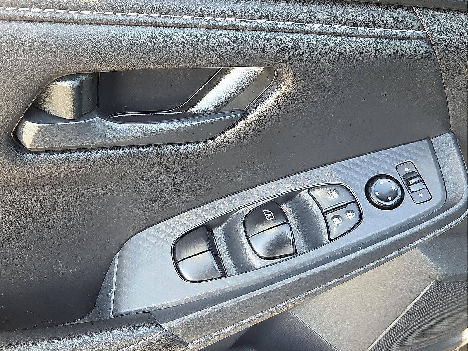 Used 2025 Nissan Sentra S image 13