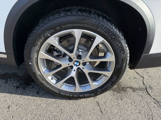 New 2026 BMW X5 xDrive40i w/ Climate Comfort Package AWD/4WD image 18