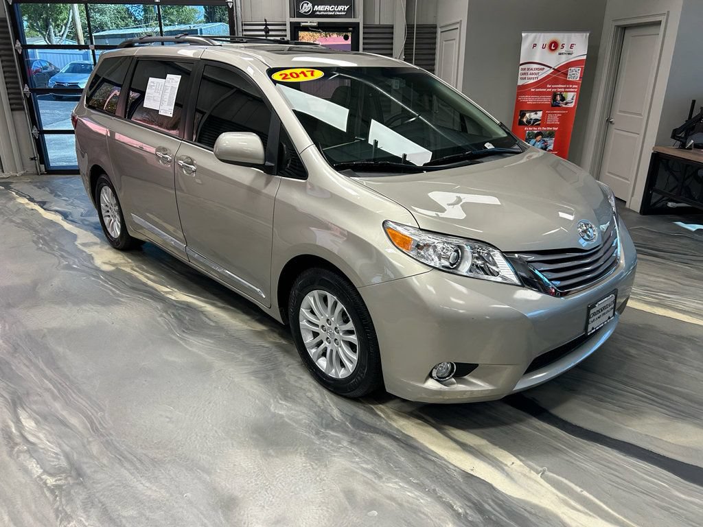 Used 2017 Toyota Sienna XLE w/ XLE Navigation Package FWD image 1