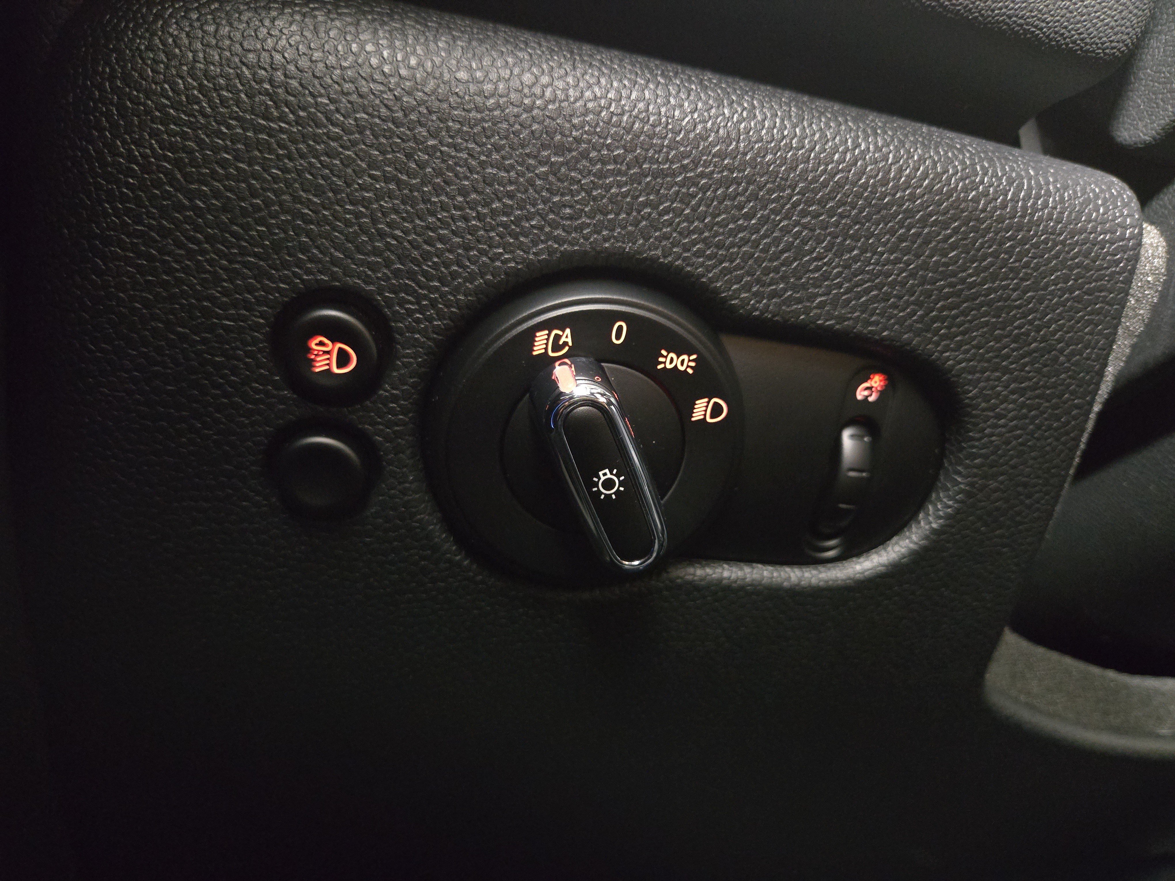 Used 2023 MINI Cooper 4-Door Hardtop FWD image 26