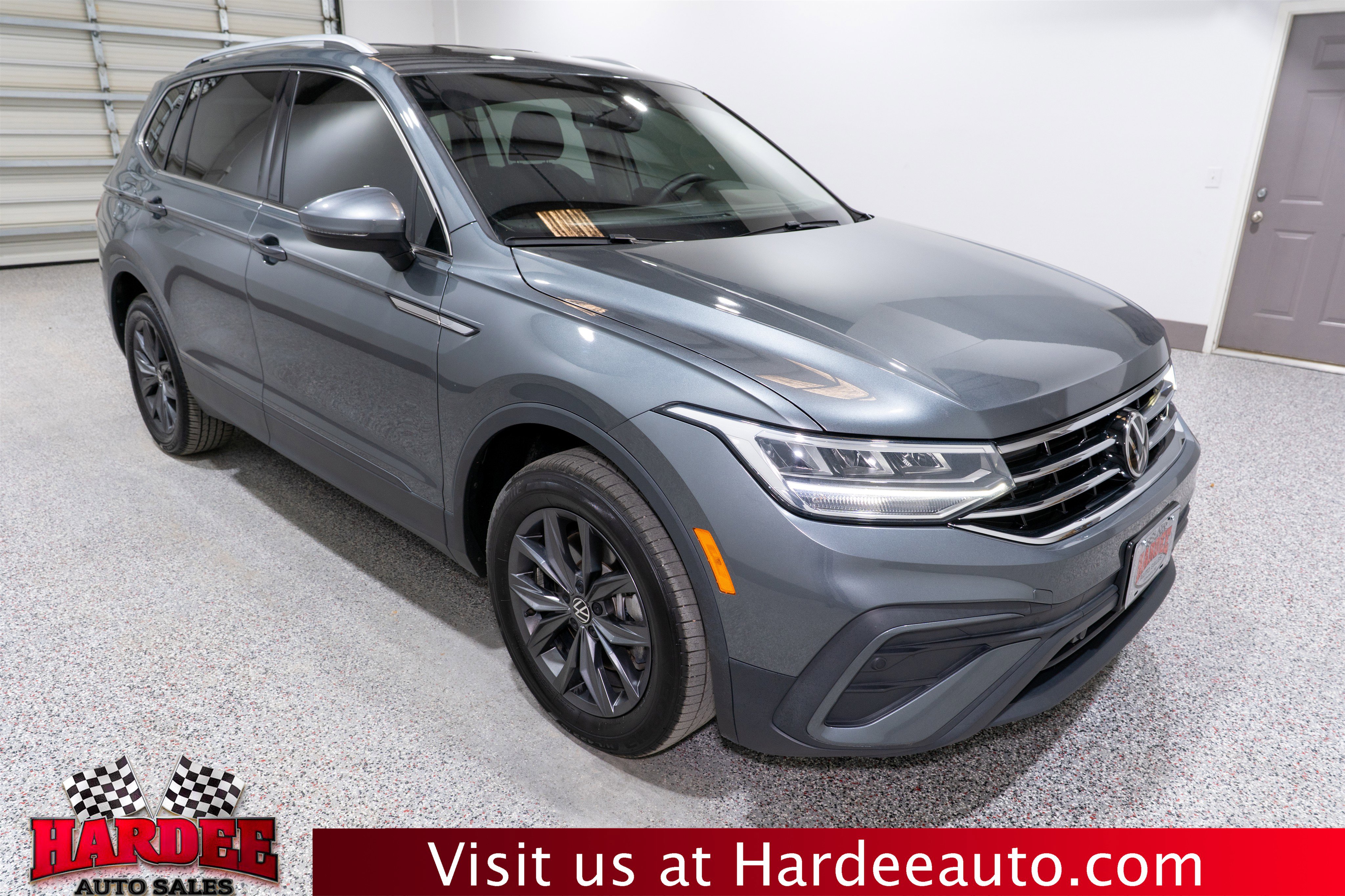 Used 2023 Volkswagen Tiguan SE image 6