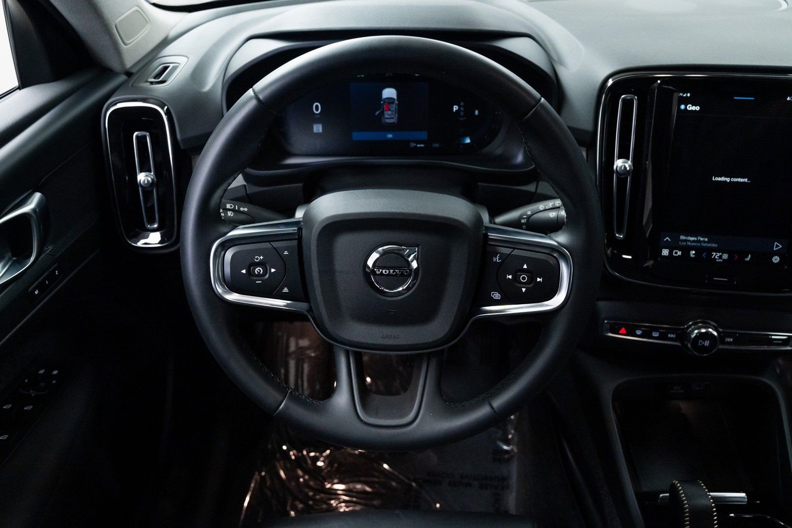 Used 2024 Volvo XC40 B5 Plus AWD/4WD image 12