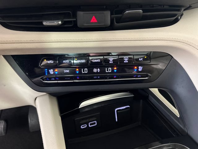 Used 2021 Buick Envision Avenir w/ Technology Package II FWD image 21