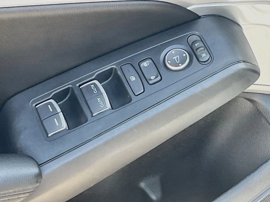 Used 2025 Acura Integra FWD image 17