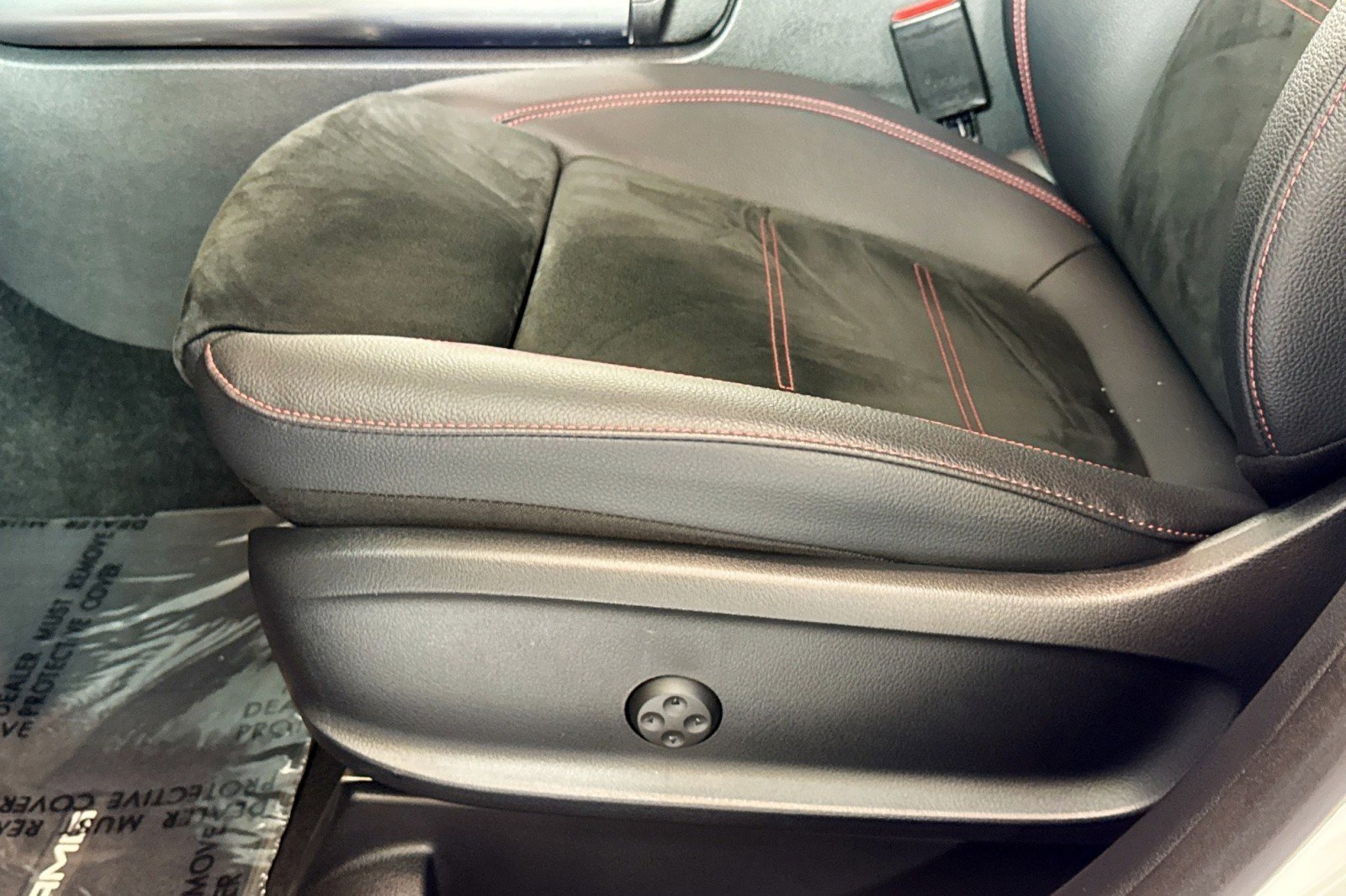 Certified 2025 Mercedes-Benz GLA 250 4MATIC image 18