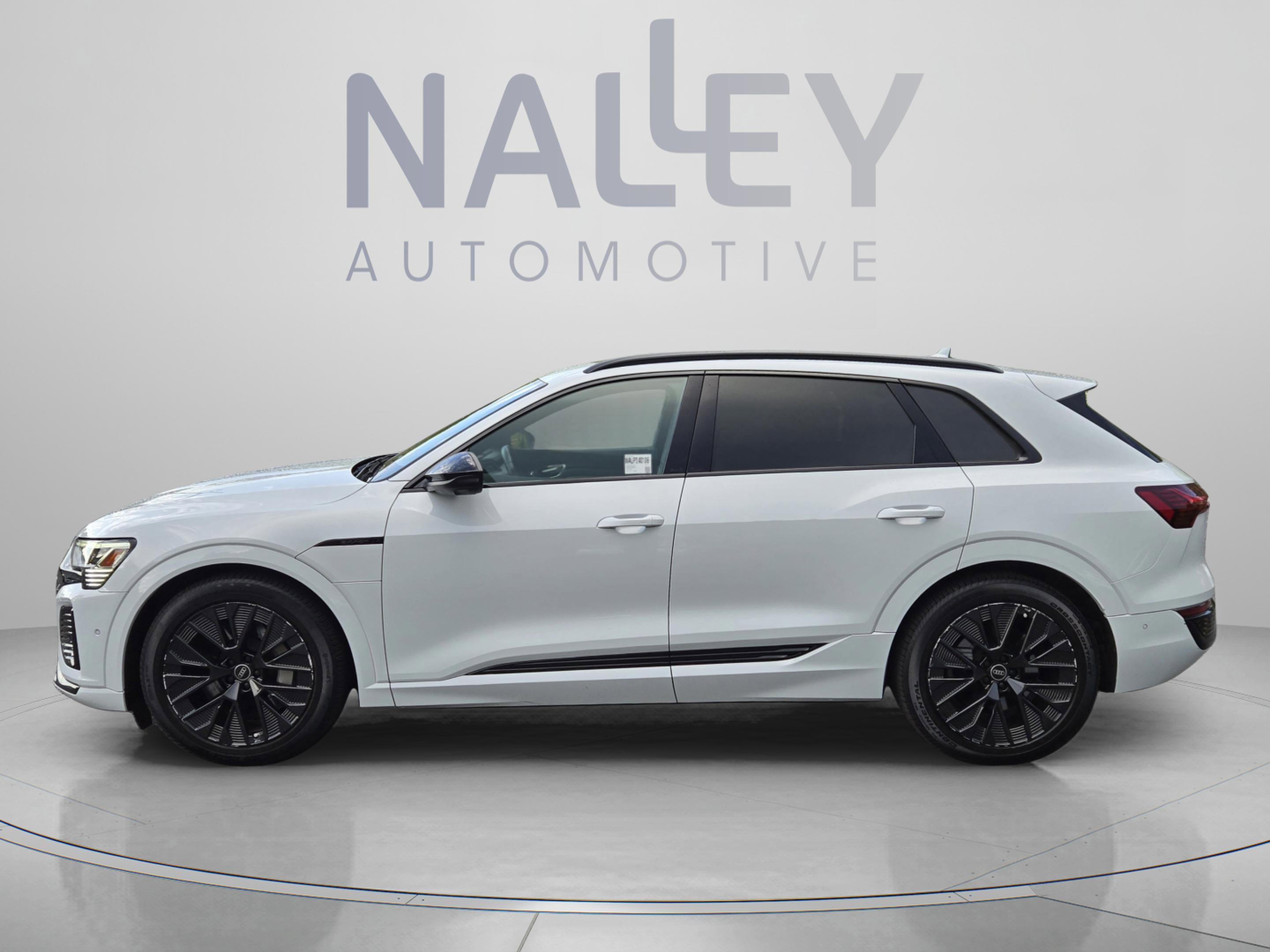 Used 2024 Audi Q8 e-tron Prestige w/ Prestige Package AWD/4WD image 2