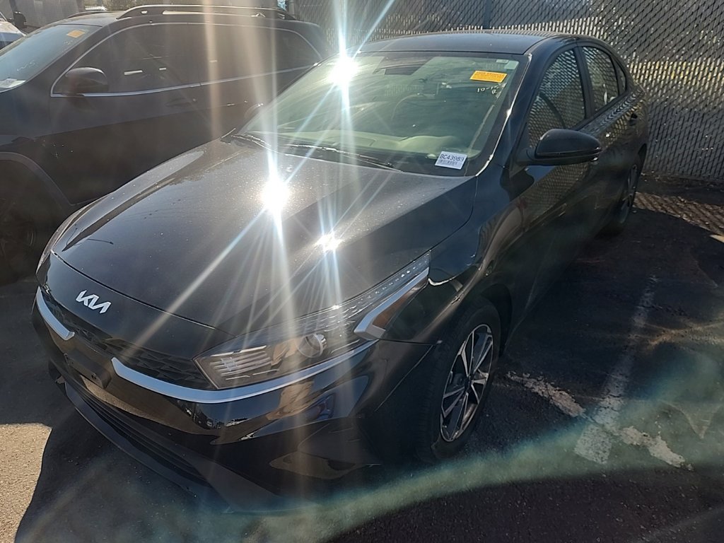Certified 2023 Kia Forte LXS FWD image 4