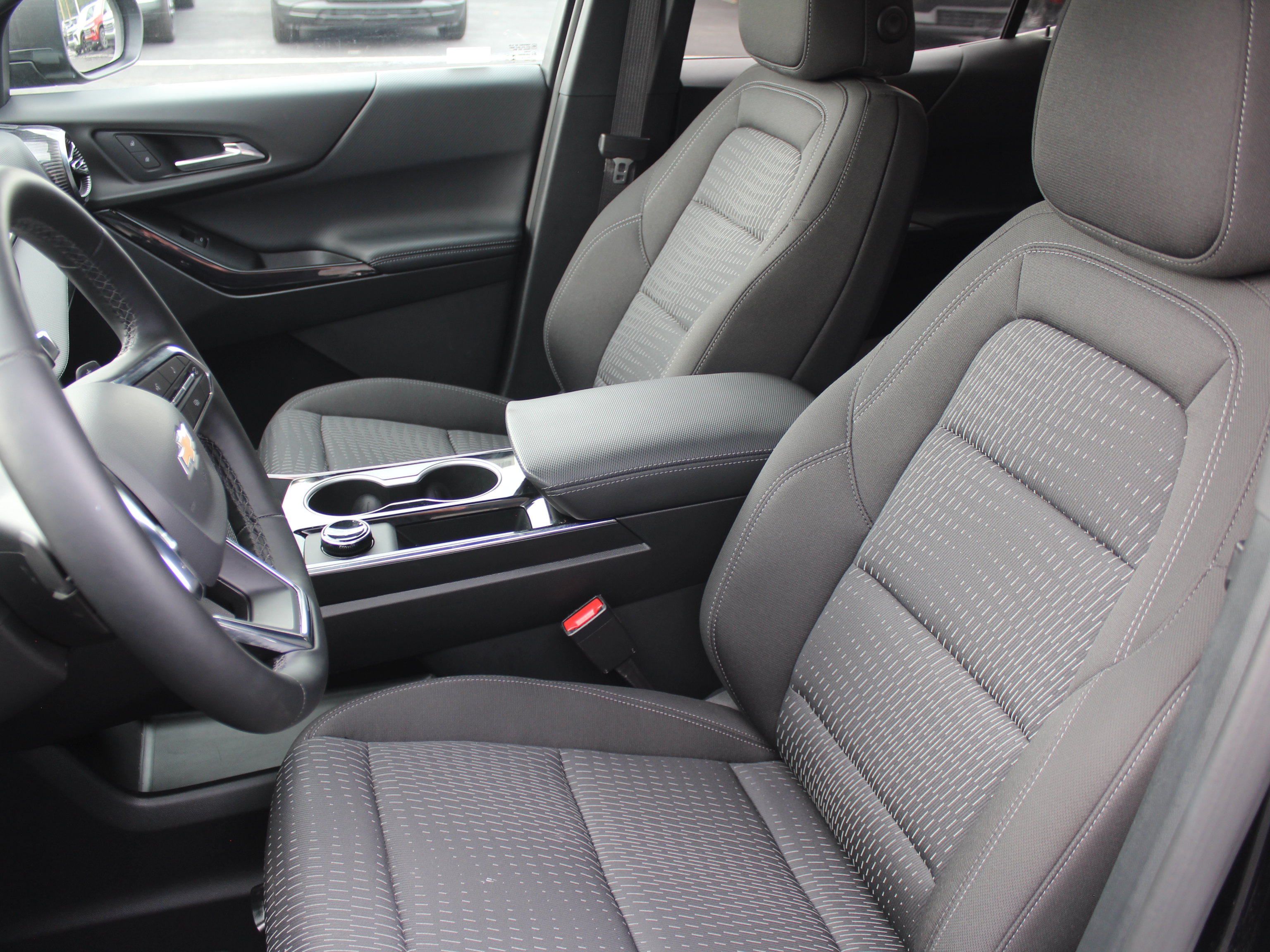 Used 2026 Chevrolet Equinox LT FWD image 13