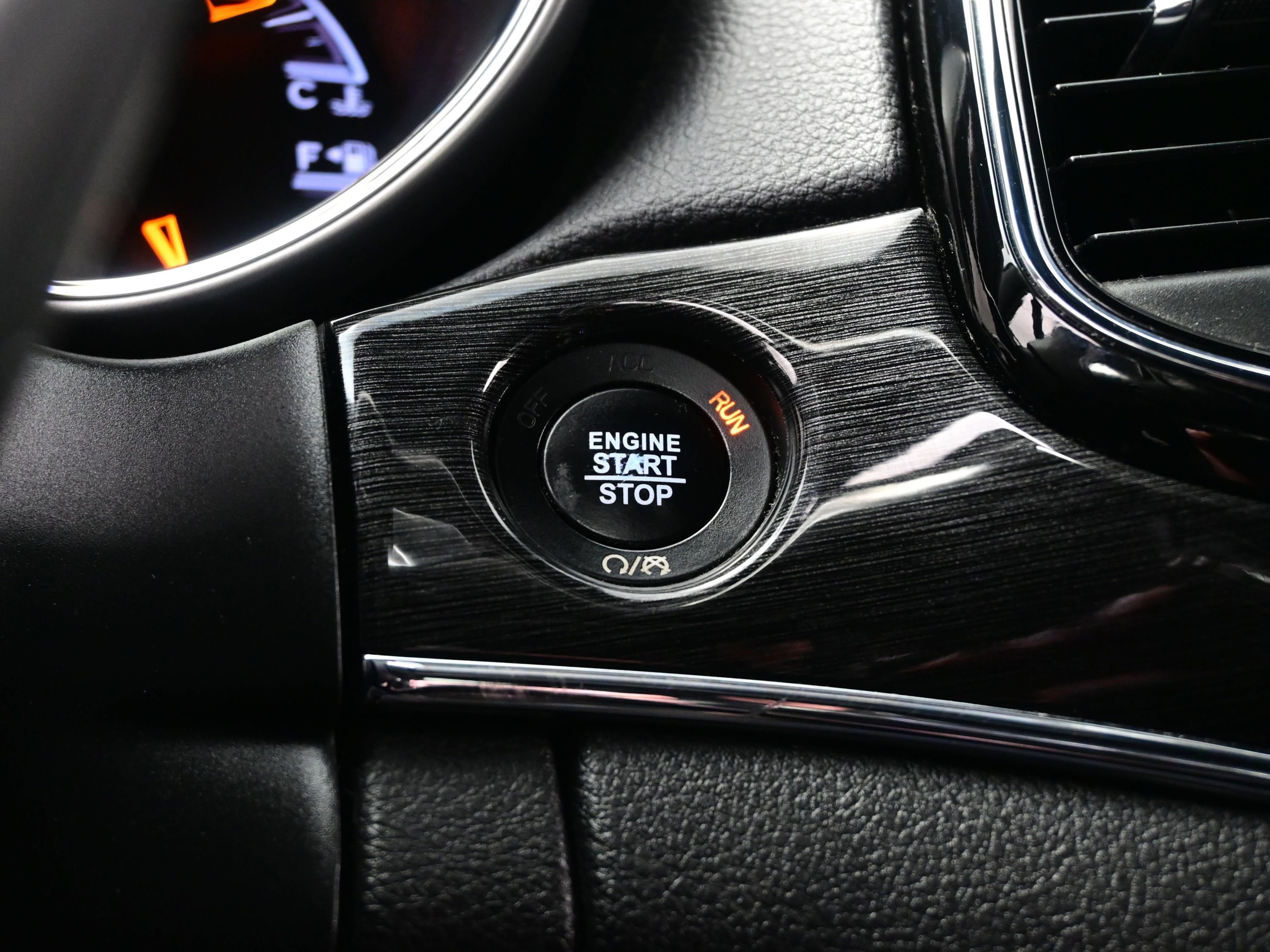 Used 2020 Jeep Grand Cherokee Trailhawk AWD/4WD image 23