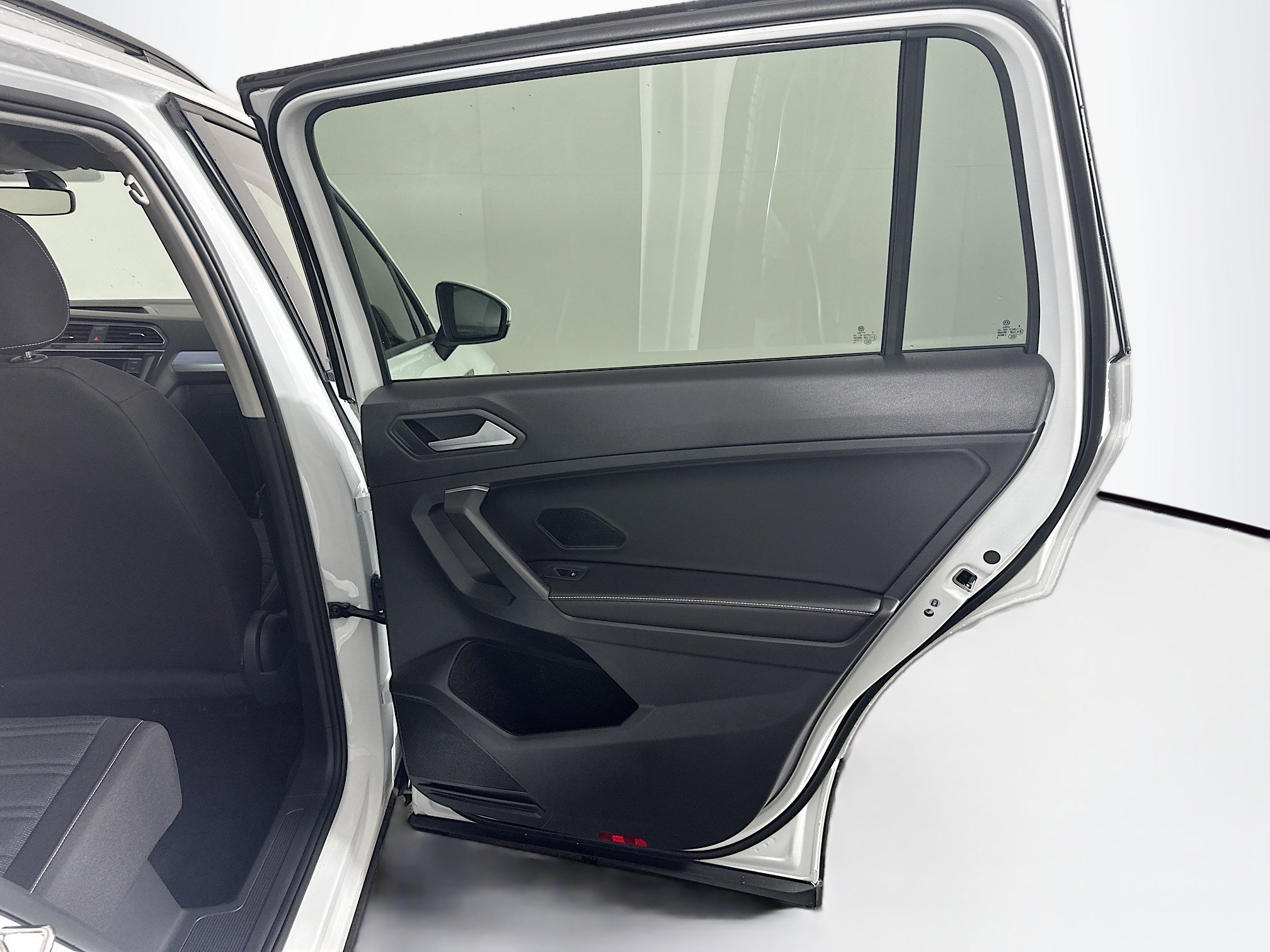 Used 2023 Volkswagen Tiguan S image 27