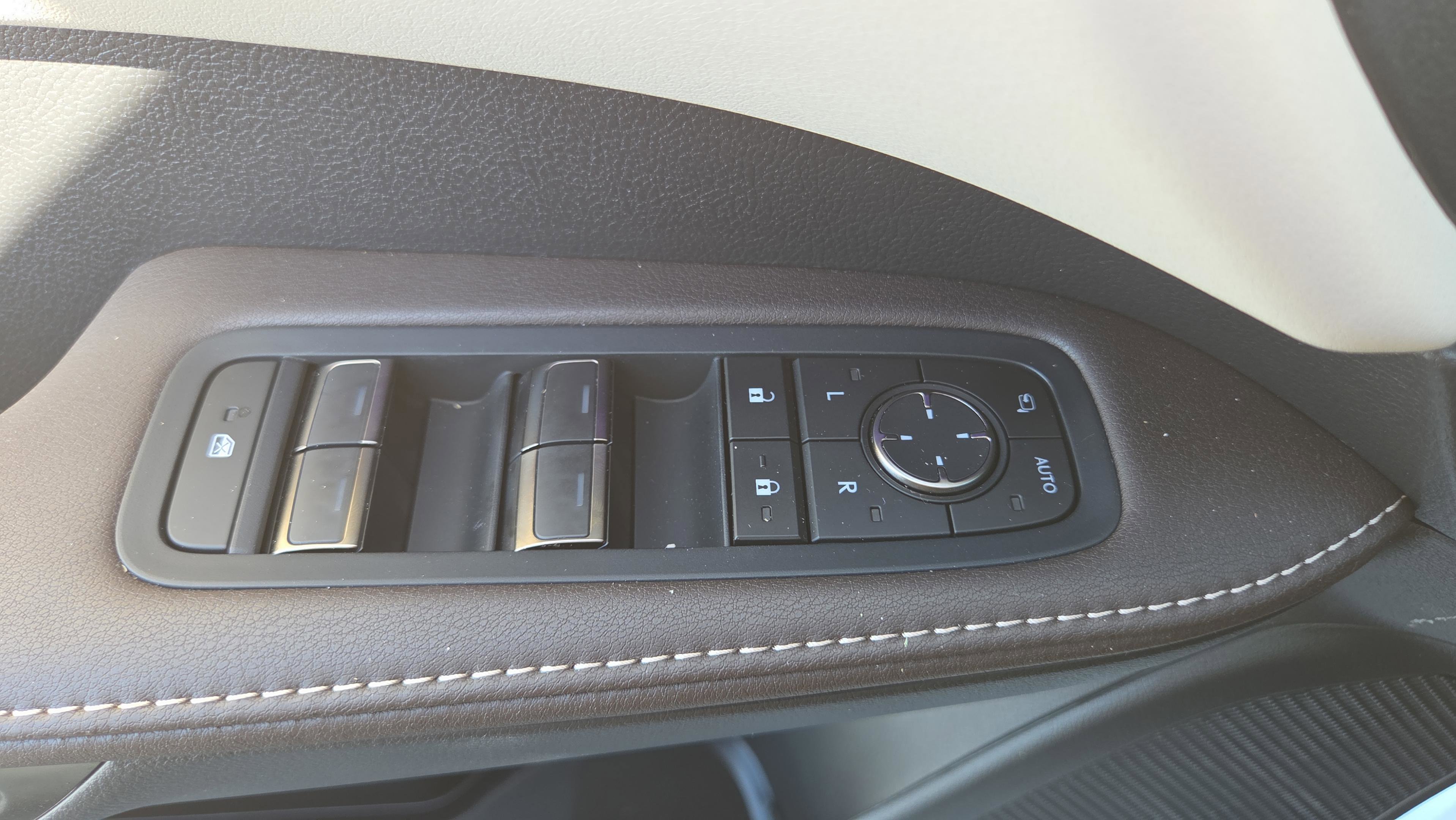 Used 2025 Lexus RX 350 Premium Plus w/ Convenience Package FWD image 35
