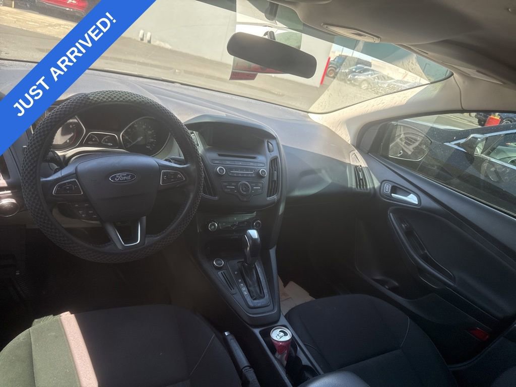 Used 2016 Ford Focus SE w/ SE Sport Package FWD image 5