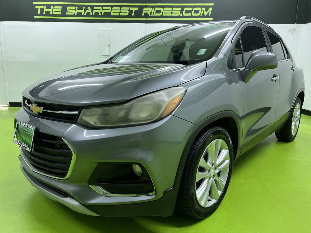 Used 2020 Chevrolet Trax Premier w/ LPO, Cargo Package FWD image 5