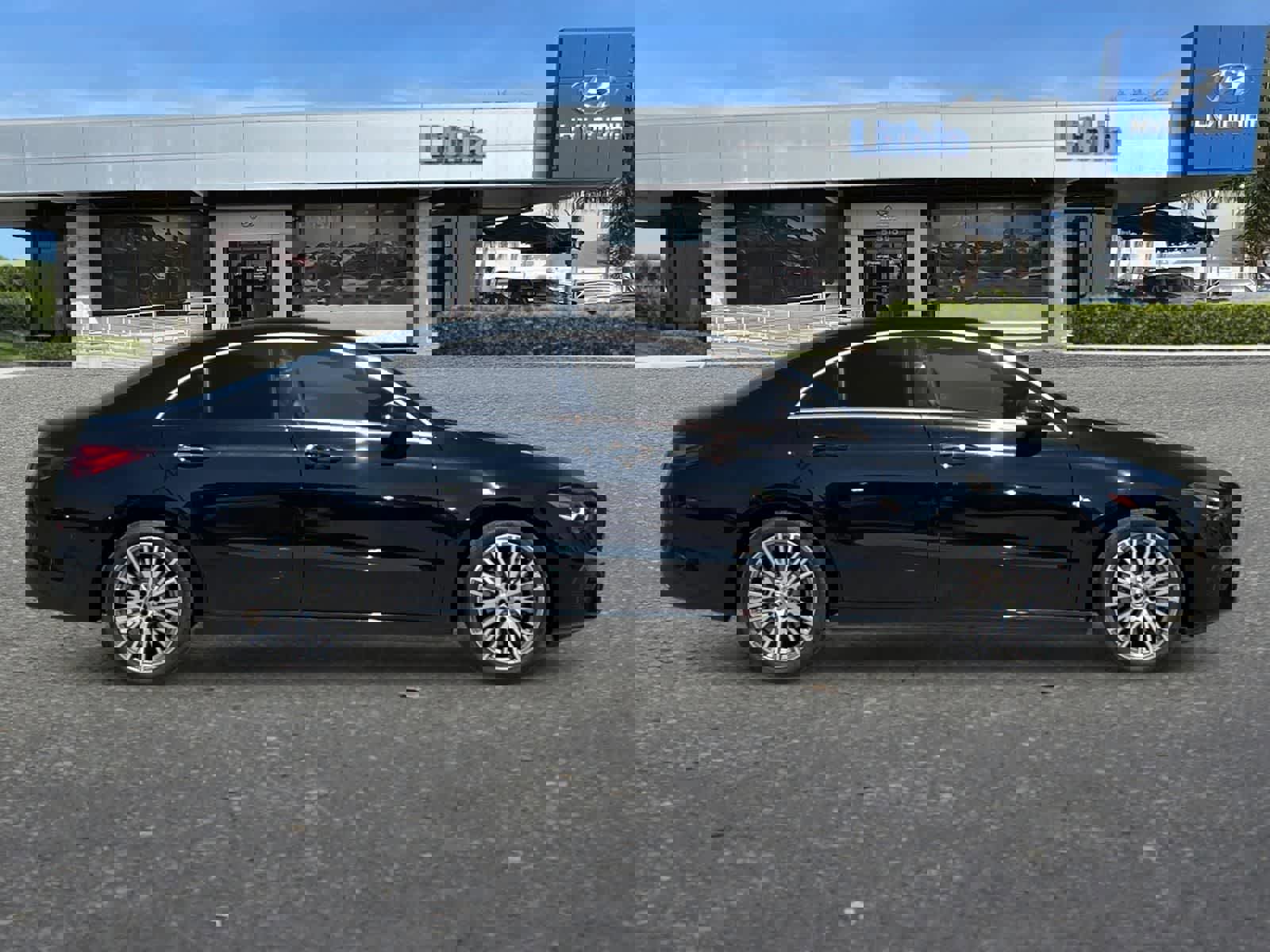 Used 2025 Mercedes-Benz CLA 250 image 9