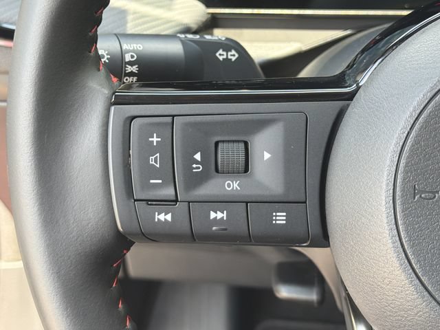 Certified 2025 Nissan Kicks SR FWD image 20