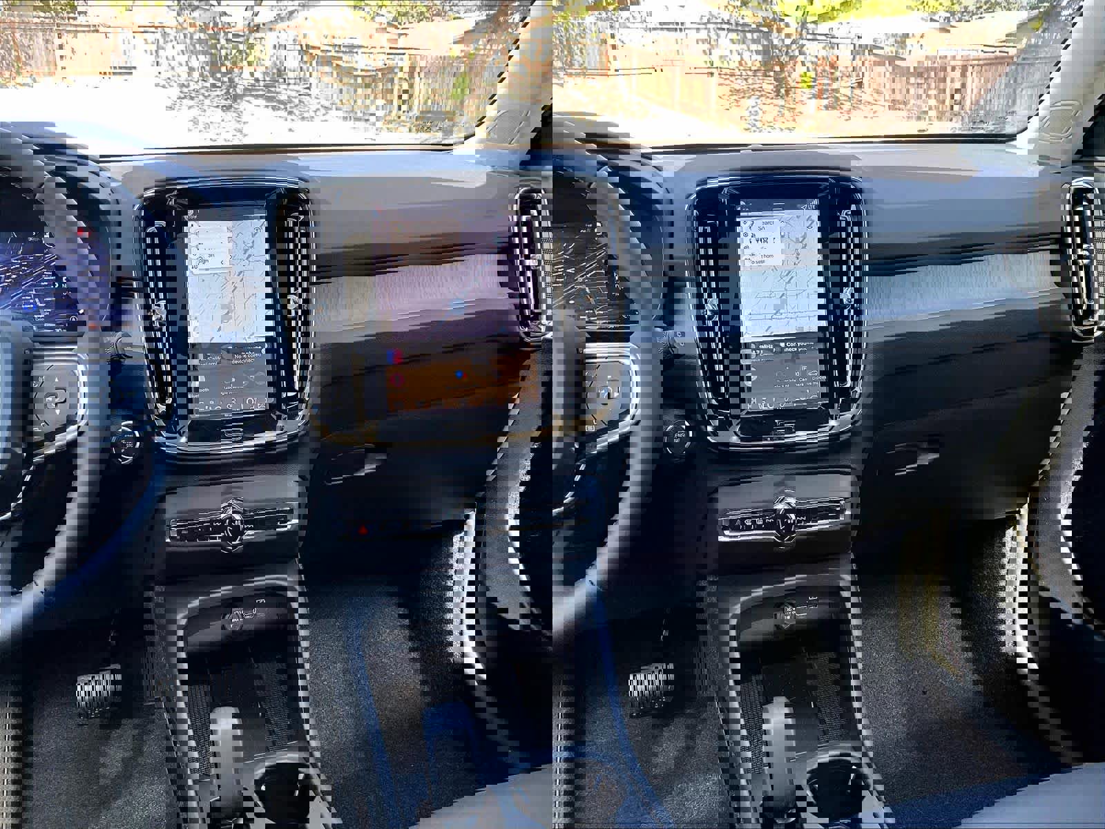 New 2026 Volvo XC40 B5 Core w/ Climate Package image 9