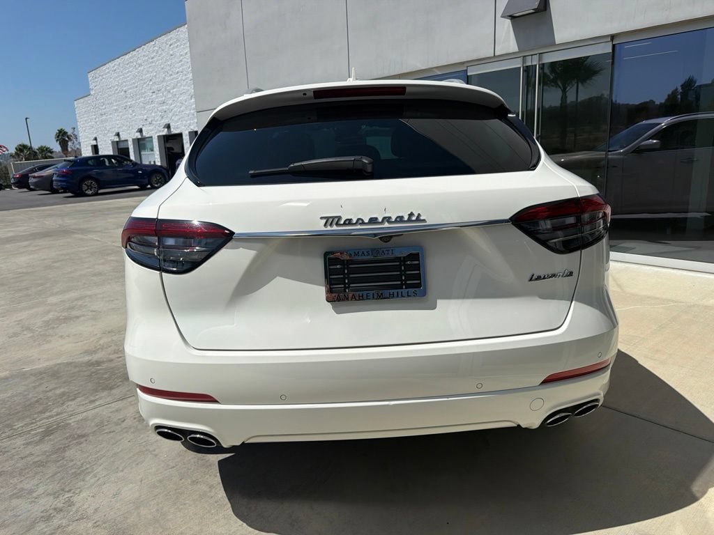 Certified 2023 Maserati Levante GT AWD/4WD image 7