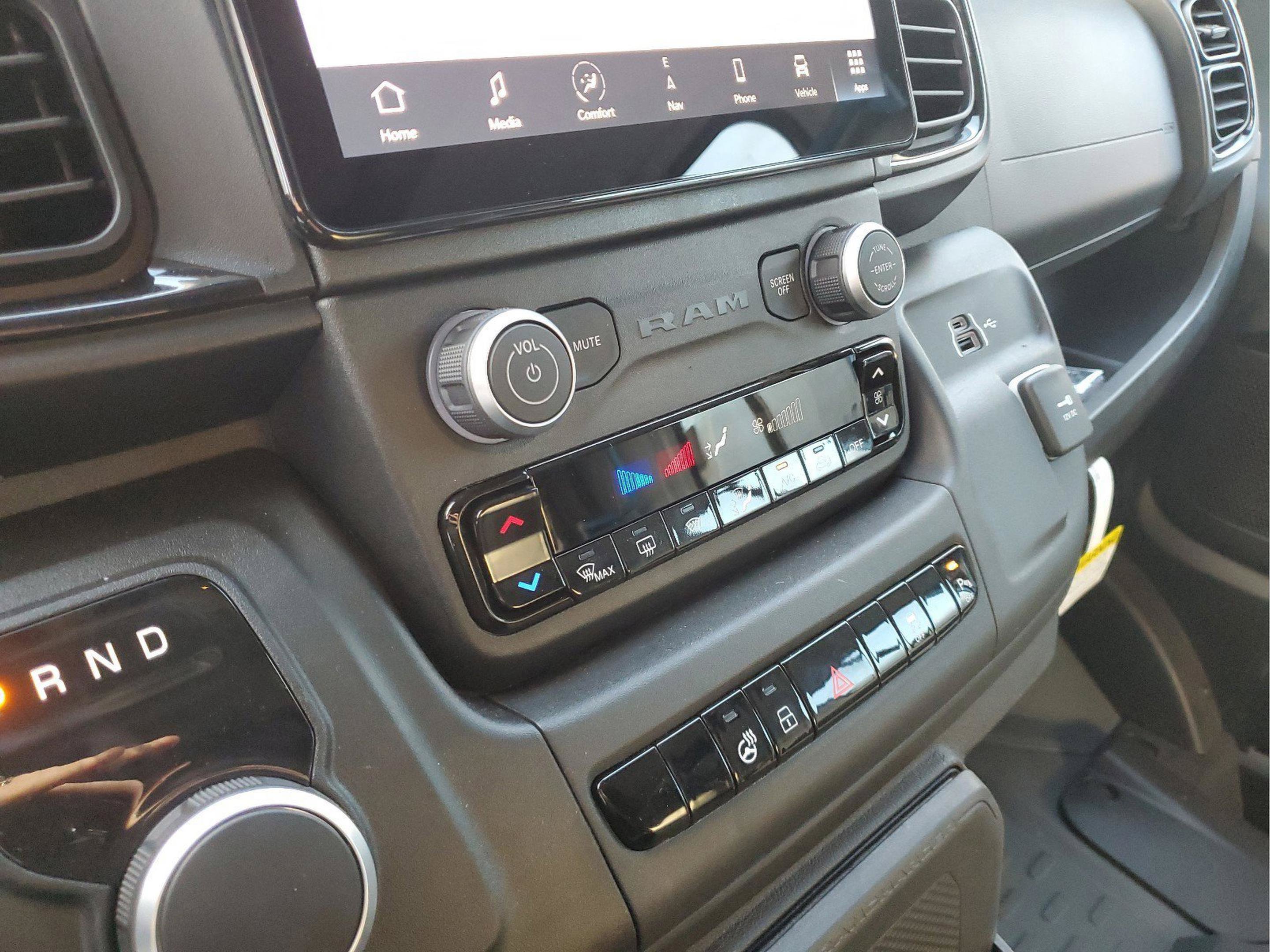 New 2025 RAM ProMaster 3500 FWD image 16