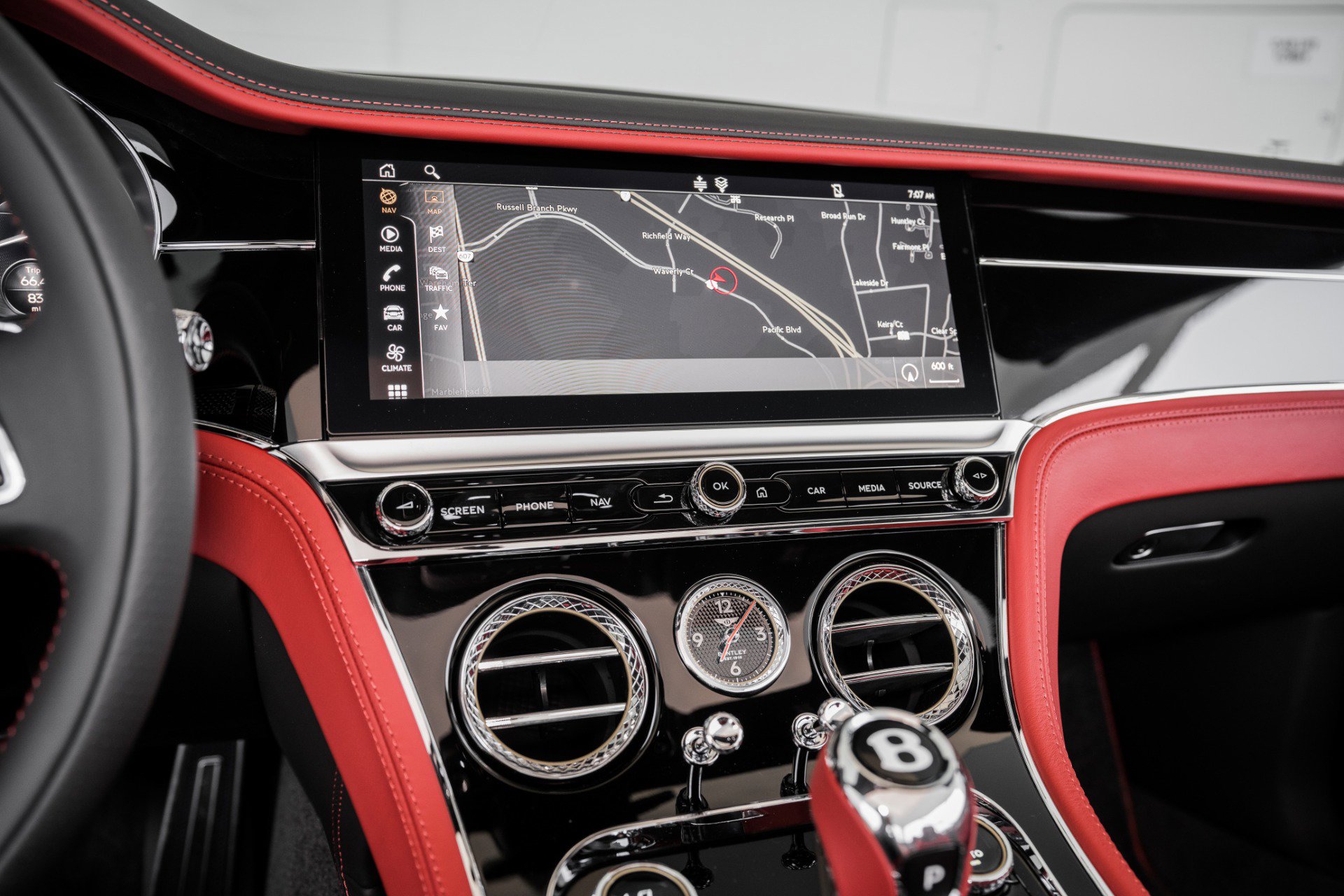 Used 2023 Bentley Continental GT V8 image 28