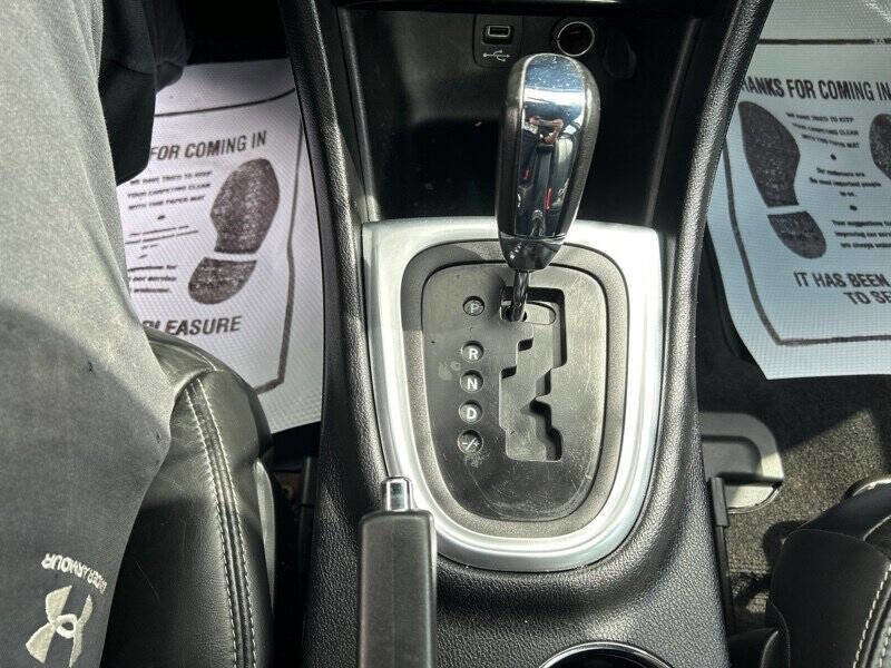 Used 2012 Chrysler 200 Limited FWD image 17