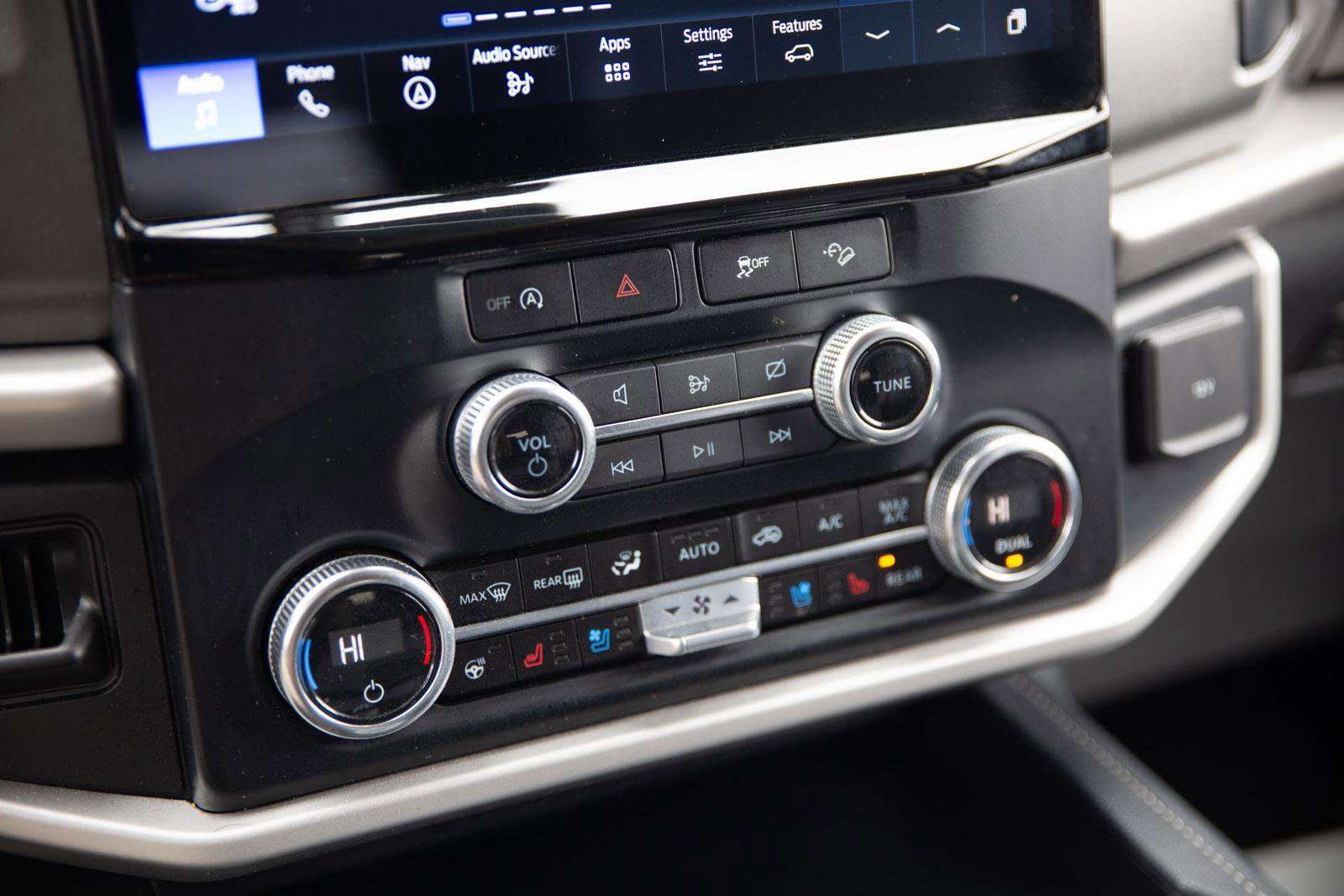 Used 2024 Ford Expedition XLT image 11