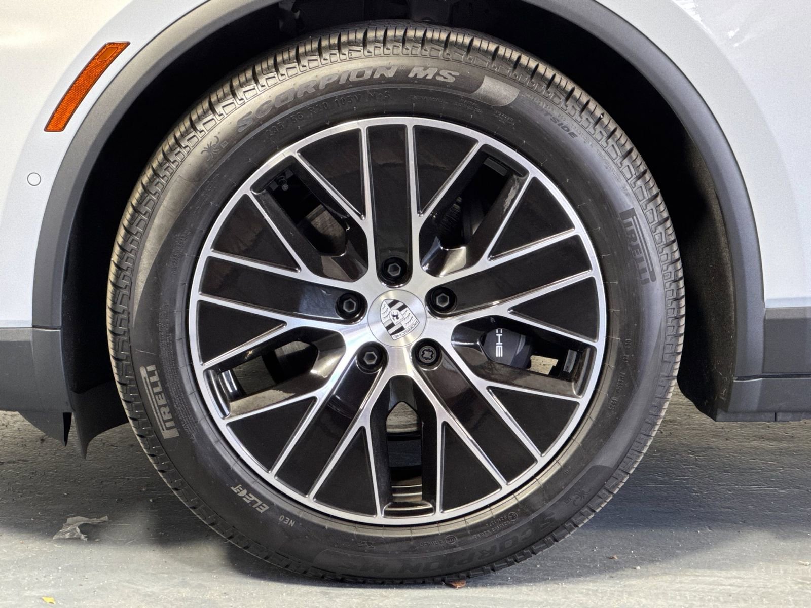 Certified 2025 Porsche Macan 4 Electric AWD/4WD image 34