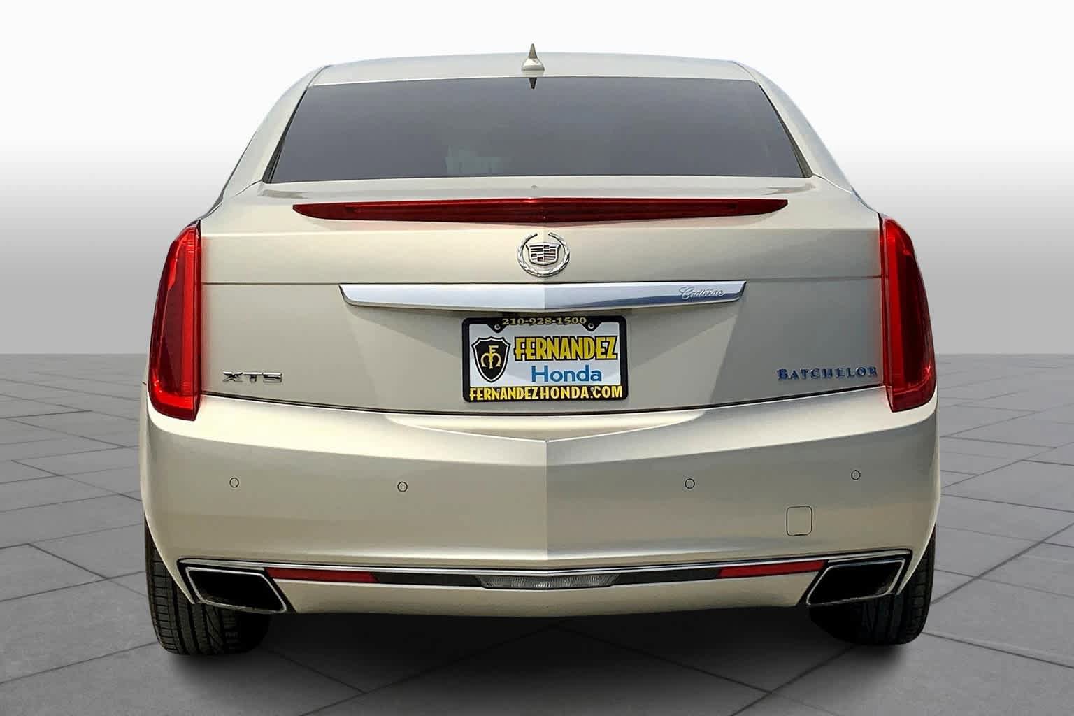 Used 2013 Cadillac XTS Luxury FWD image 5