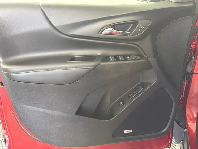 Used 2023 Chevrolet Equinox Premier AWD/4WD image 12