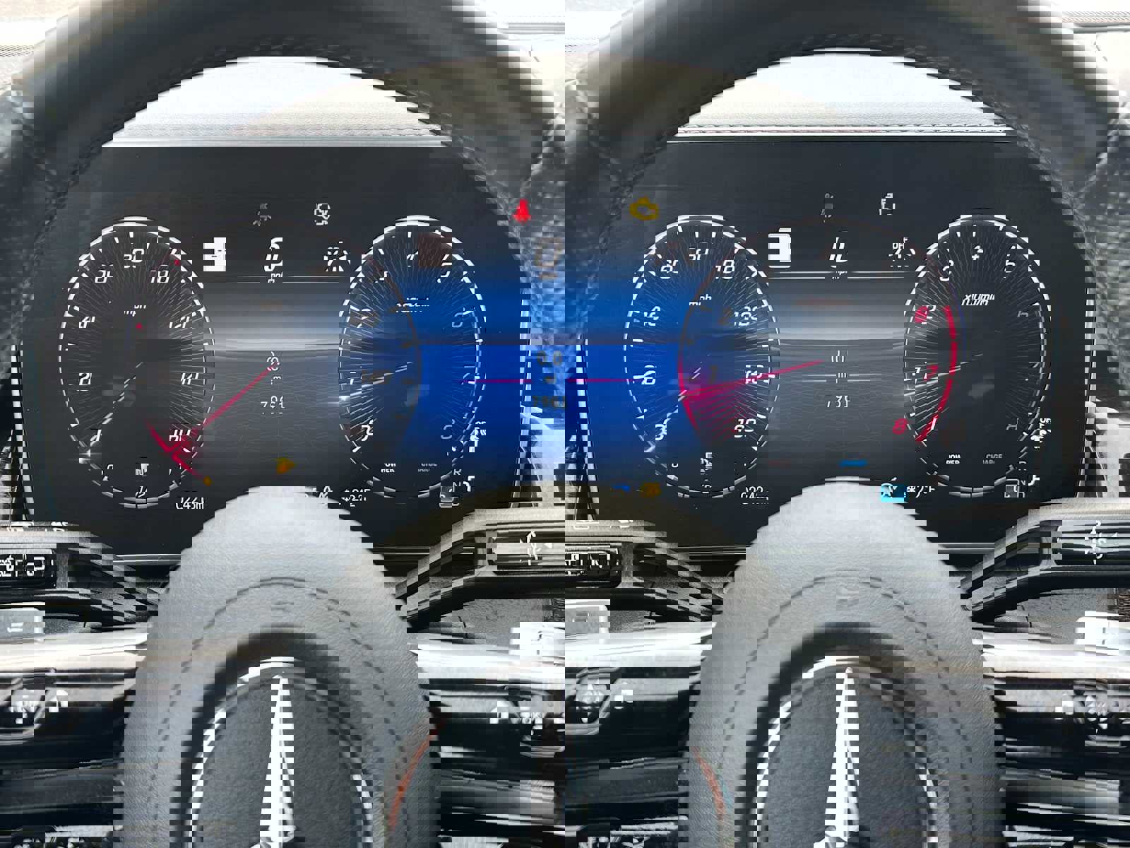 Used 2024 Mercedes-Benz GLC 300 4MATIC image 24