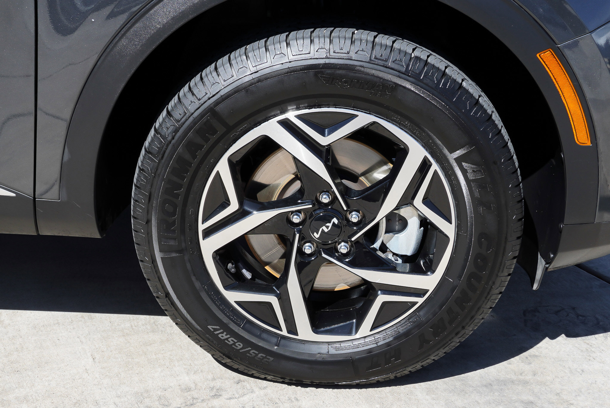 Used 2025 Kia Sportage LX image 10