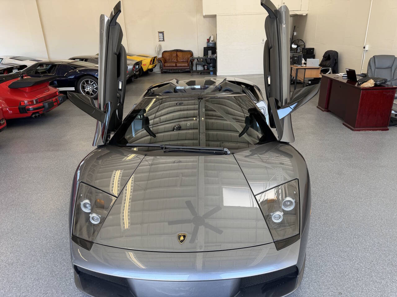 Used 2006 Lamborghini Murcielago Roadster AWD/4WD image 12