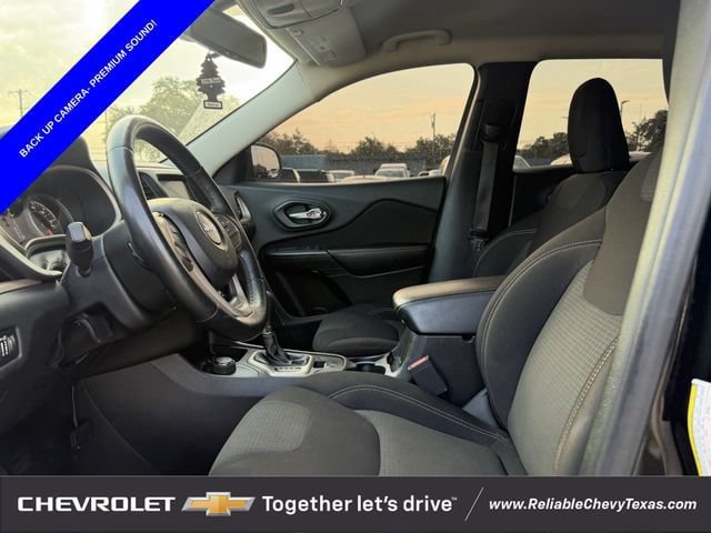 Used 2017 Jeep Cherokee Latitude w/ Safety/Convenience Group AWD/4WD image 27