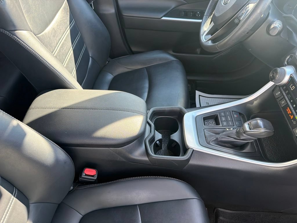 Used 2019 Toyota RAV4 XLE Premium w/ Cold Weather Package AWD/4WD image 43